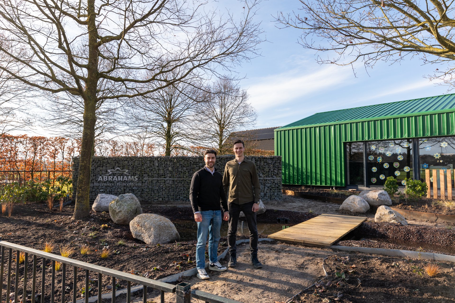 Abrahams hoveniers snoeit in de administratie