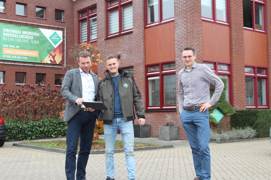 Antwan Tuin Totaal bespaart tijd en geld met Suite MKB bedrijfssoftware Antwan Tuin Totaal bespaart tijd en geld met Suite MKB bedrijfssoftware