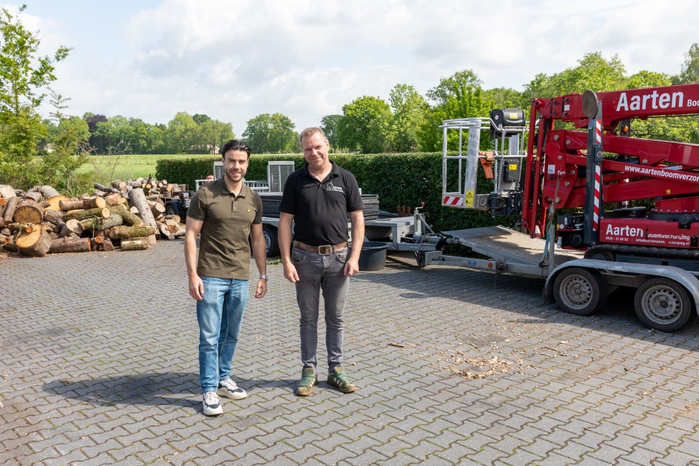 Eelco Jansen van Aarten Boomverzorging (r) en consultant van Become-IT Maarten van Eeden Eelco Jansen van Aarten Boomverzorging (r) en consultant van Become-IT Maarten van Eeden