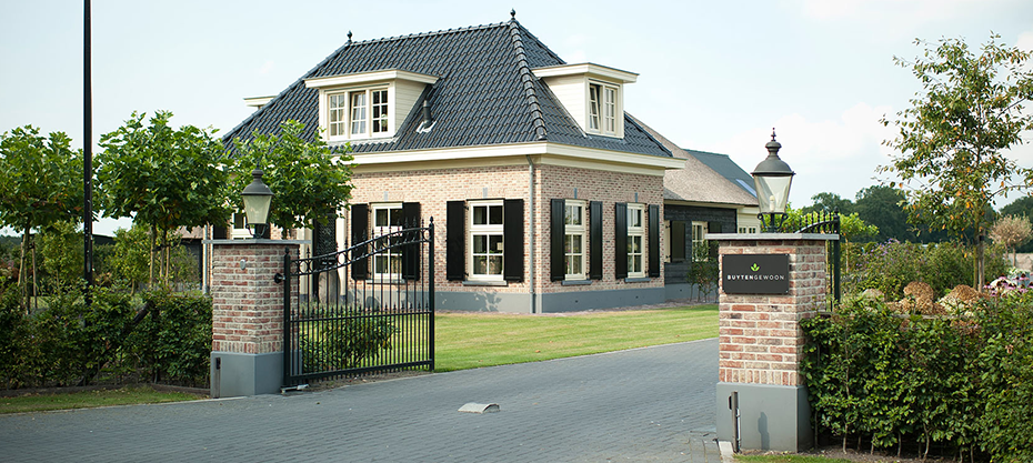 BUYTENGEWOON hovenier BUYTENGEWOON hovenier
