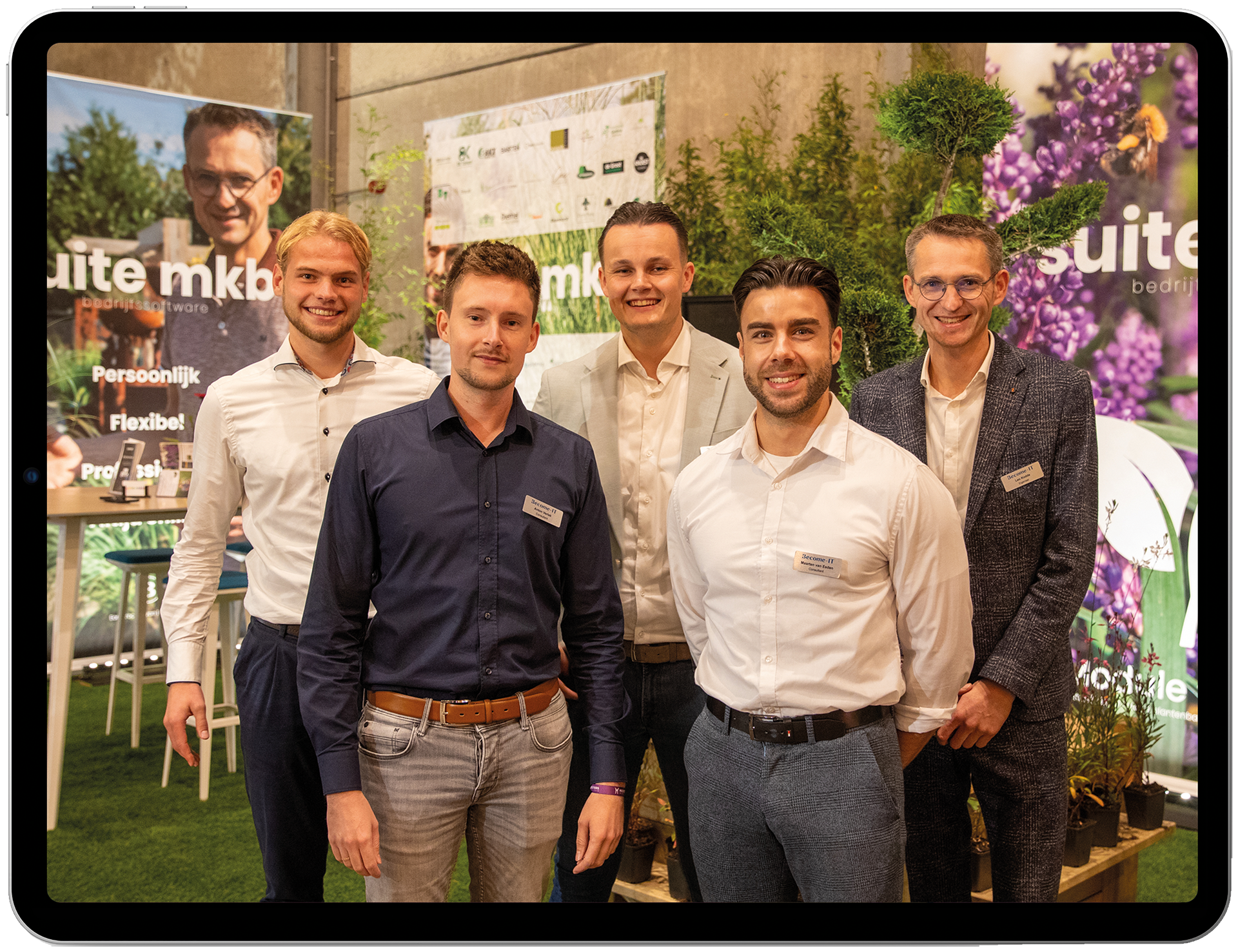 <p>Voor de 2e keer zijn we aanwezig op het platform én jaarlijks terugkerend event Meesters in de tuin. Van links naar rechts op de foto Jesse van den Brink, Anton Verlek, Jesse Roozeboom, Maarten van Eeden en Leo Kodde.</p>

<p><a href="https://www.meestersindetuin.nl" target="_blank">www.meestersindetuin.nl</a></p>
