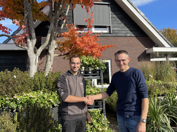 <p>De samenwerking met Veluwe Plant is de start van ons meerjarenproject voor de bevordering van ketenintegratie. Doel is de beschikbaarheid van planten te koppelen aan de Suite MKB plantenbank.</p>

<p>Zie nieuwsbericht: <a href="https://www.become-it.nl/actueel/veluweplant-als-eerste-aangesloten-in-plantenbank-suite-mkb/59/">https://www.become-it.nl/actueel/veluweplant-als-eerste-aangesloten-in-plantenbank-suite-mkb/59/</a></p>