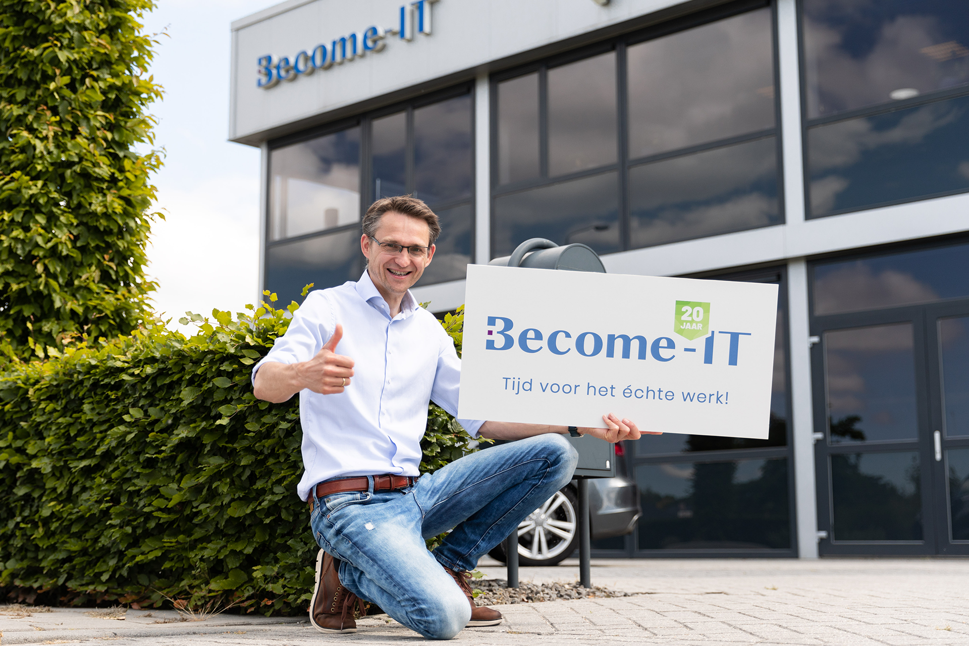 <p>1 juli vieren we de verjaardag van Become-IT met een speciaal 20 jaar logo en onze nieuwe slogan 'Tijd voor het échte werk'.</p>

<p>Lees het artikel van Stad in bedrijf: <a href="https://www.become-it.nl/actueel/groeien-met-behoud-van-identiteit/23/">https://www.become-it.nl/actueel/groeien-met-behoud-van-identiteit/23/</a></p>