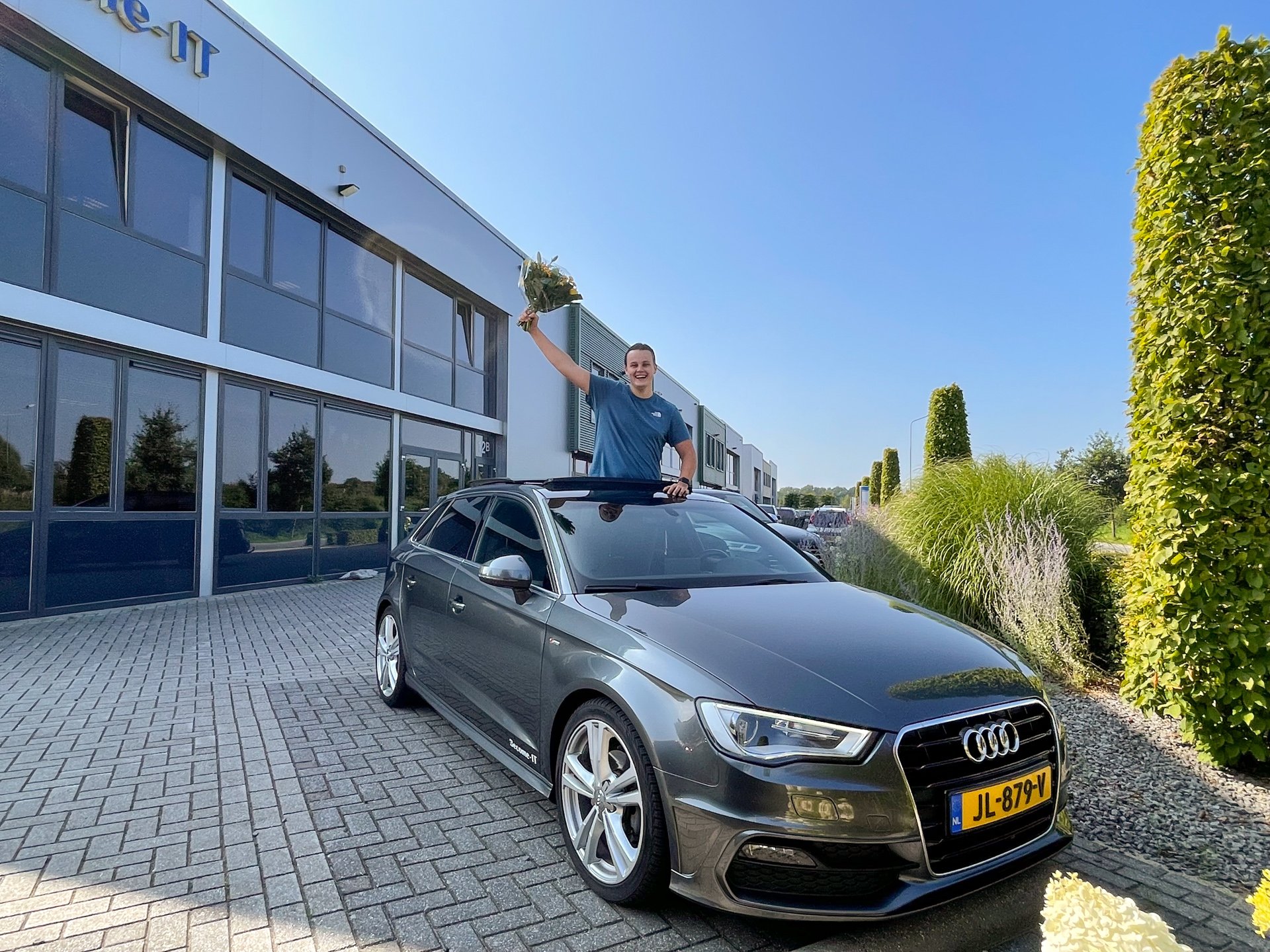 <p>Met auto van de zaak en vast contract heeft Jesse het goed als verkopende consultant bij Become-IT.</p>